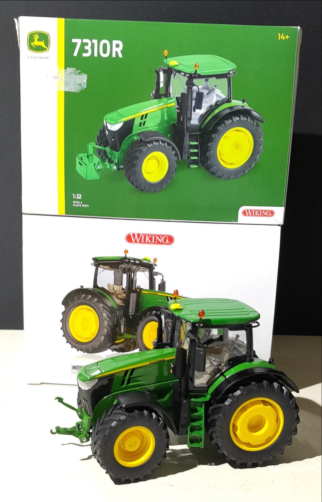 Wiking John Deere 7310R Tractor Schaalmodel 1:32 Nieuw, Ophalen of Verzenden, Nieuw, Overige typen, Overige merken