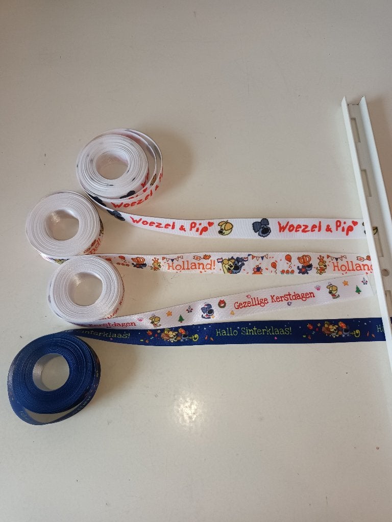 Nieuw 4 grote rolletjes thema lint van Woezel en Pip, Ophalen of Verzenden, Nieuw, Knutselwerk