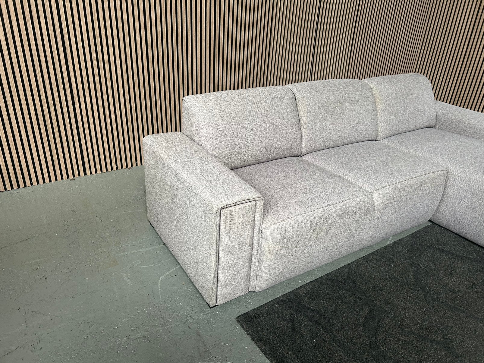 GRATIS LEVERING Loungebank Grijs 260X160 GEREINIGD, Huis en Inrichting, 250 tot 300 cm, Hoekbank, Driepersoons, Loungebank goedkoop