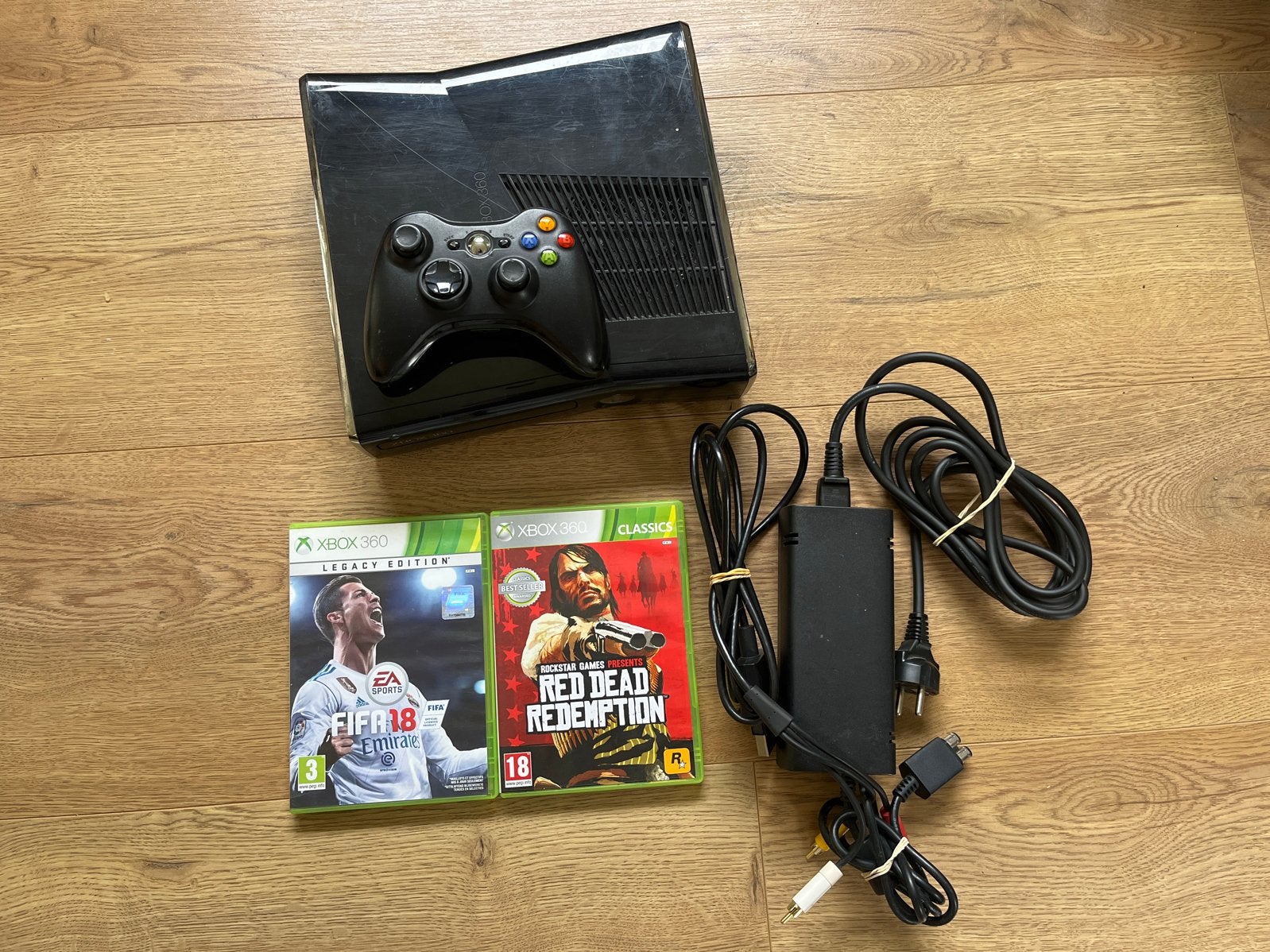 Xbox 360 Slim met games en controller, Spelcomputers en Games, Spelcomputers | Xbox 360, 4 GB, Ophalen of Verzenden, Met 1 controller
