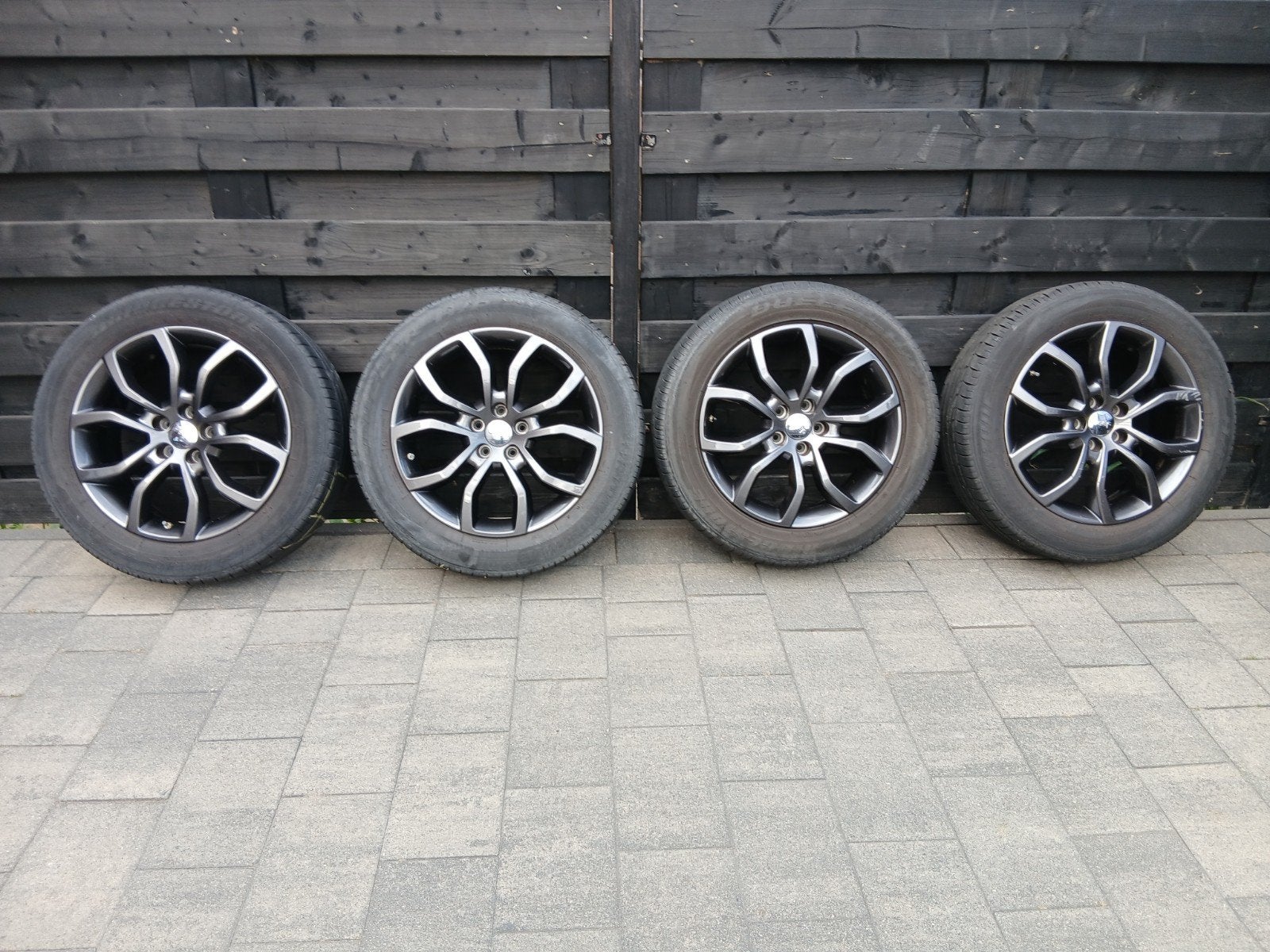 Jeep compass velgen met Bridgestone zomerbanden, 18 inch, Gebruikt, Banden en Velgen, Ophalen of Verzenden