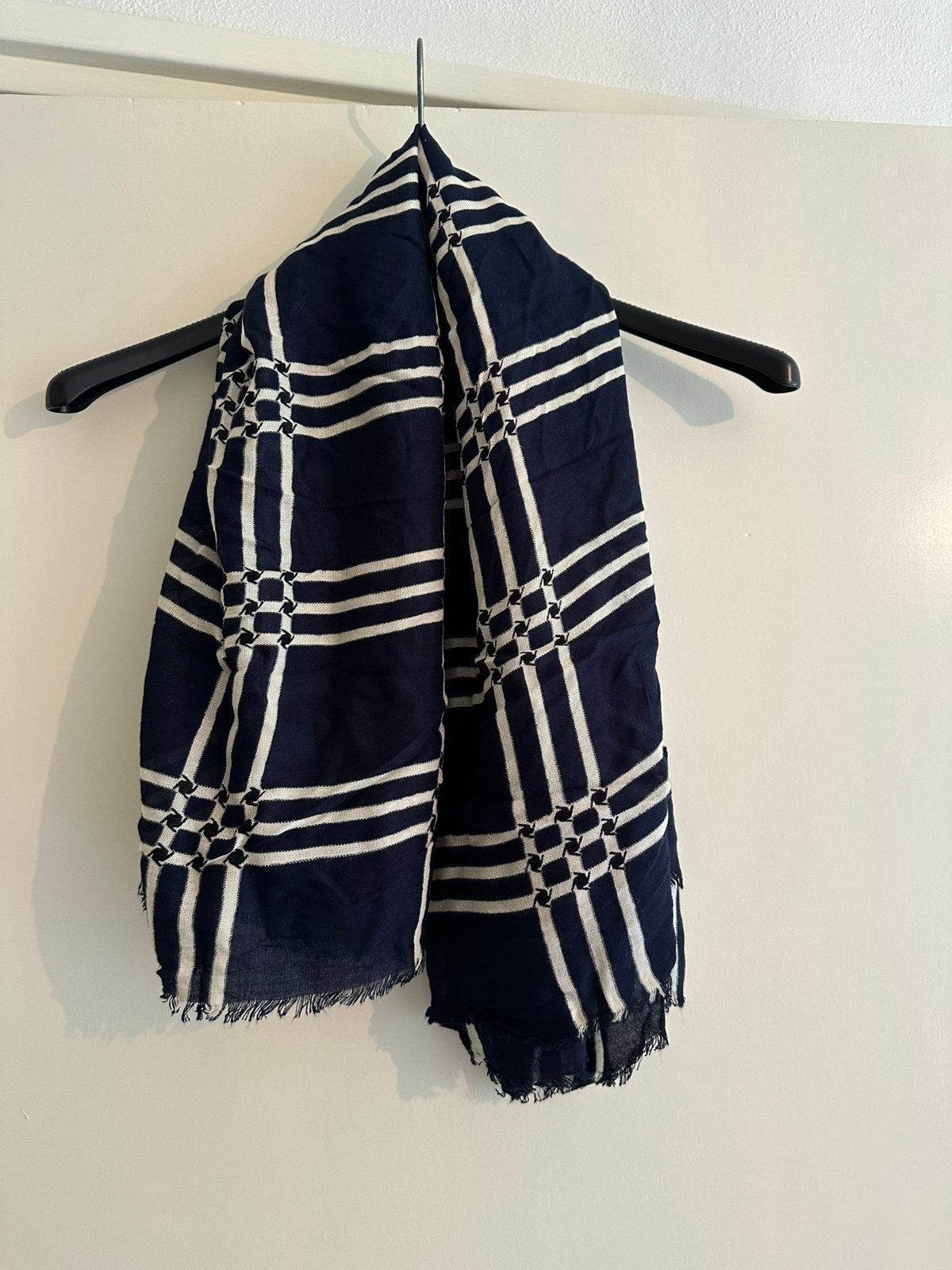Nieuwe Tommy Hilfiger sjaal - origineel - blauw witte sjaal, Ophalen of Verzenden, Nieuw, Maat 38/40 (M), Sjaal