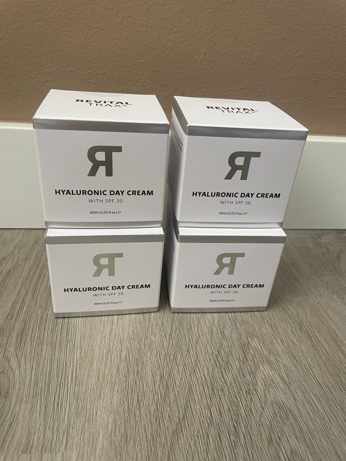 Revital Trax Hyaluronic Day Cream SPF 30 (4 stuks), Ophalen of Verzenden, Nieuw, Gehele gezicht, Verzorging