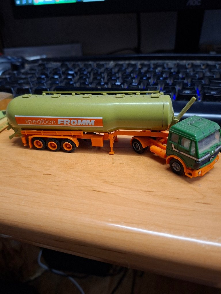 Herpa MB silo oplegger Fromm, Ophalen of Verzenden, Zo goed als nieuw, Bus of Vrachtwagen, Herpa