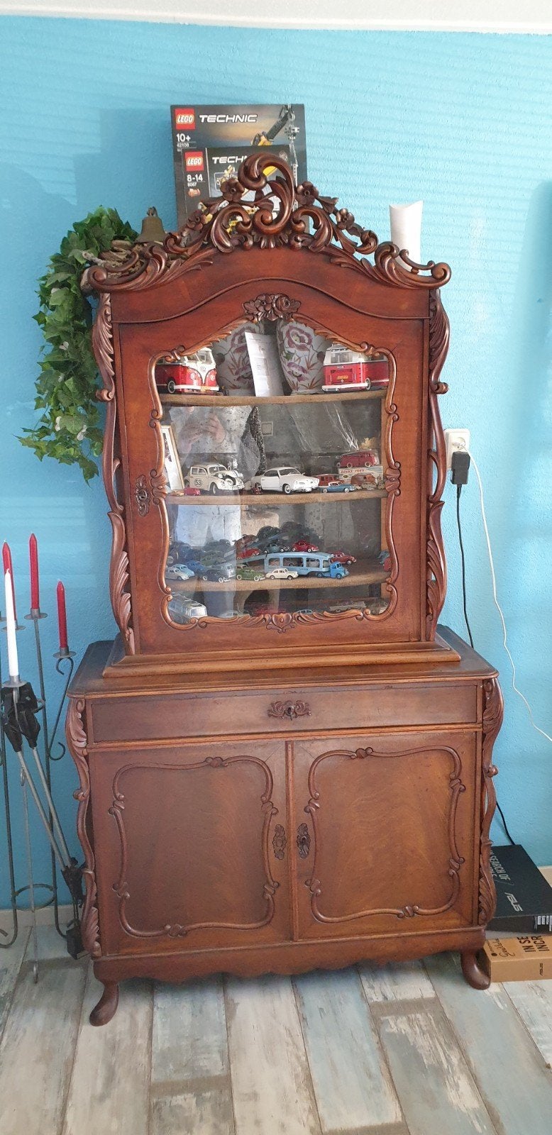 antieke bonheur kast of kuifkast., Ophalen