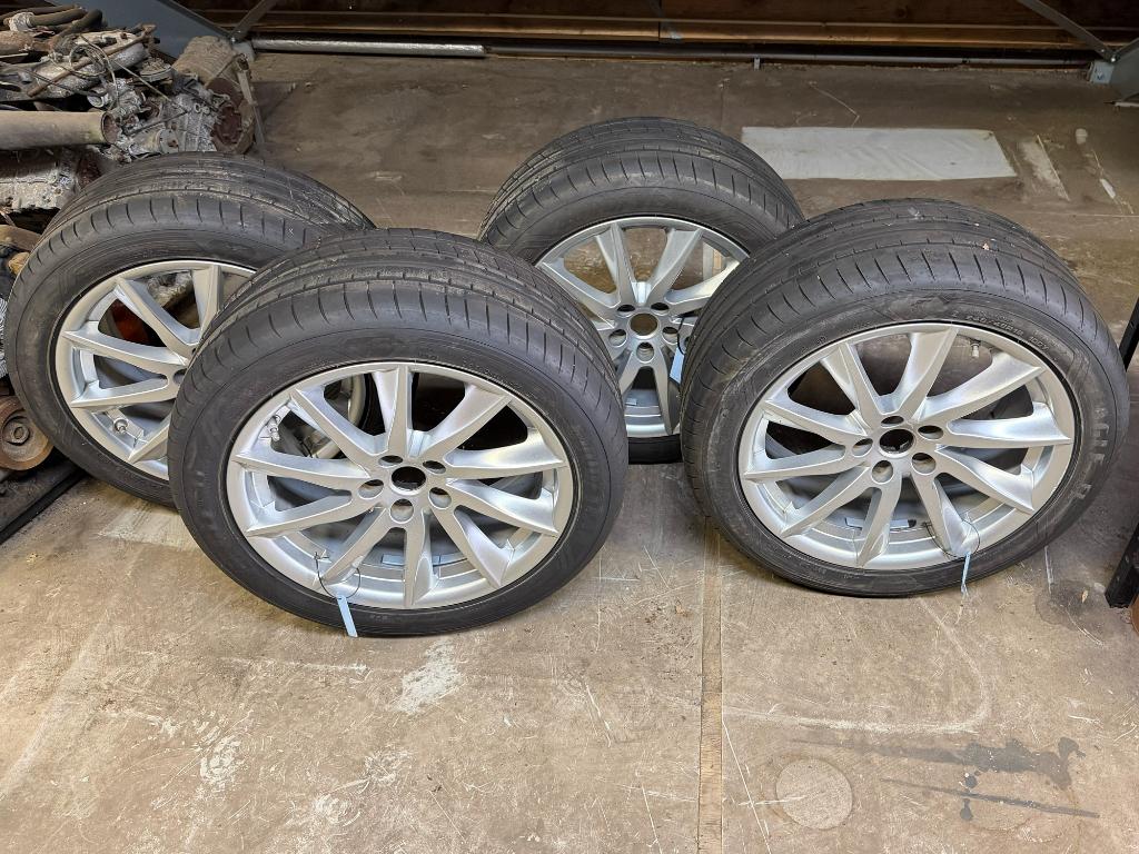 Jaguar XF 18” lichtmetalen wielen, Ophalen, 18 inch, Banden en Velgen, Personenwagen