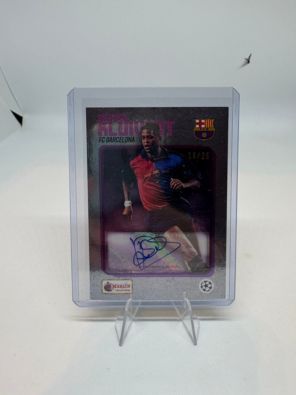 Topps Merlin Heritage 2022 Patrick Kluivert Barca Auto /25, Ophalen of Verzenden, Zo goed als nieuw, Plaatje