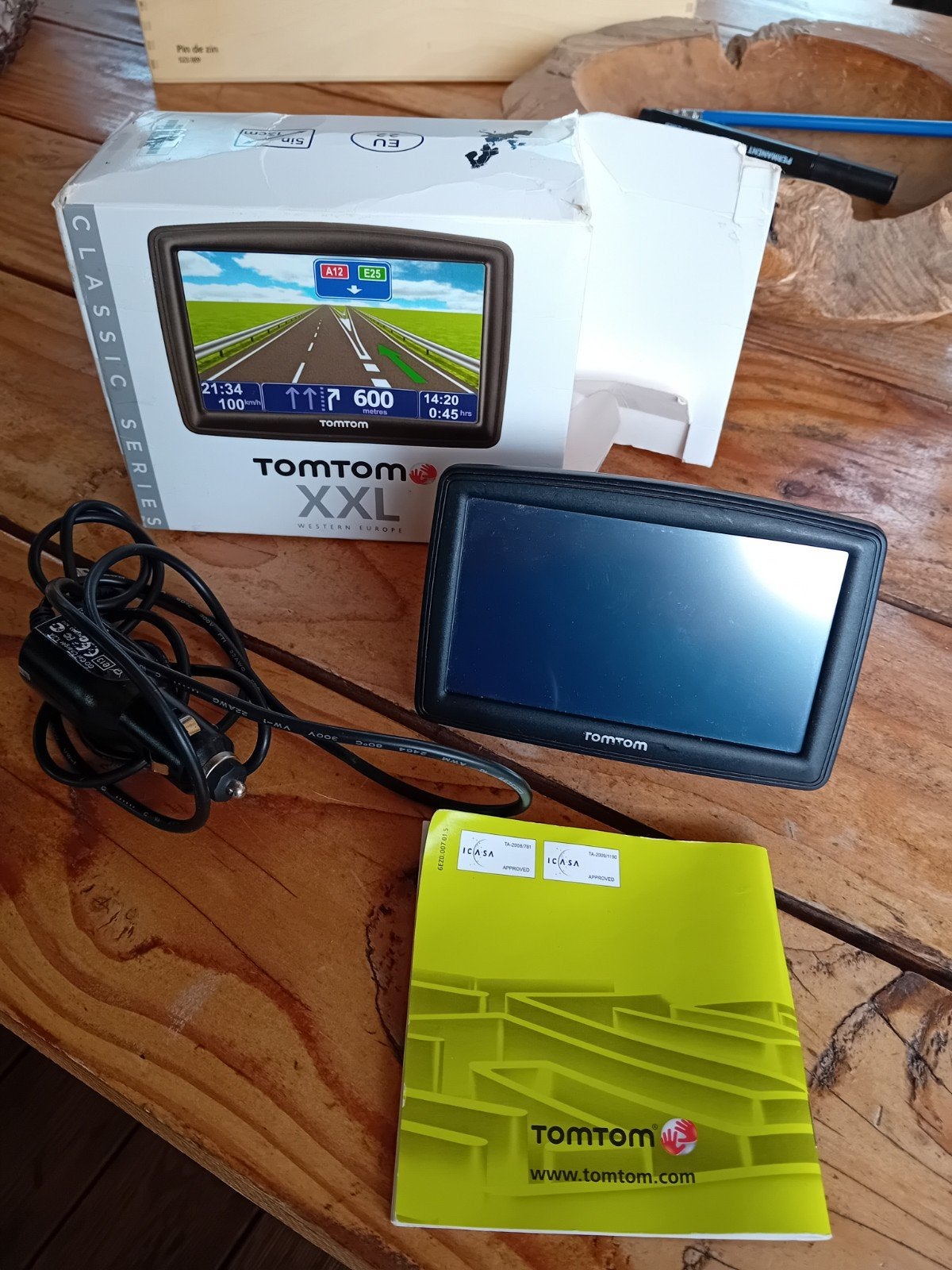 TomTom XXL Navigatiesysteem - Prima Staat, Compleet, Ophalen of Verzenden, Zo goed als nieuw