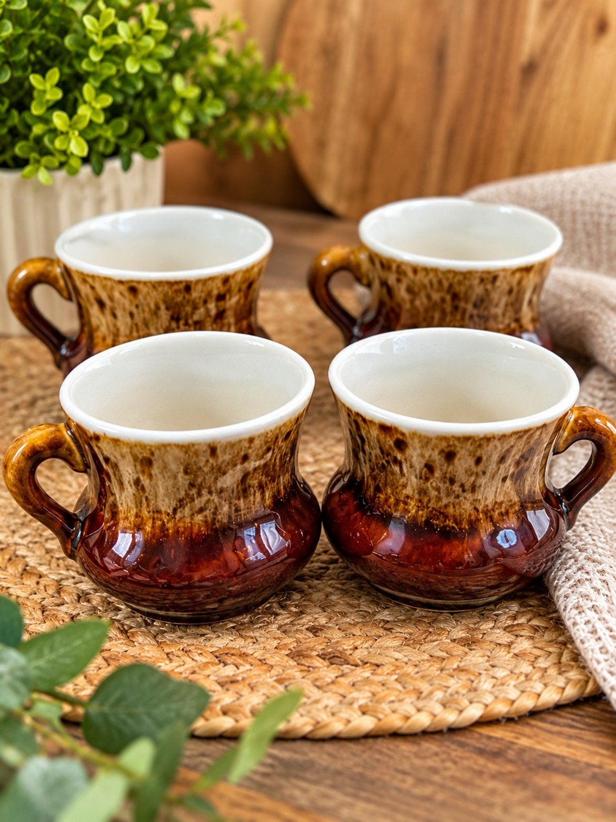 Set van 4 vintage aardewerk mokken, bruin geglazuurd, Ophalen of Verzenden
