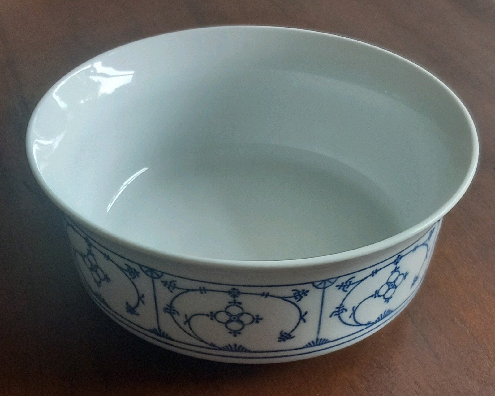 KAHLA Blau Saks Schaal doorsnee 21 cm Nieuw, Antiek en Kunst, Antiek | Schalen, Ophalen of Verzenden