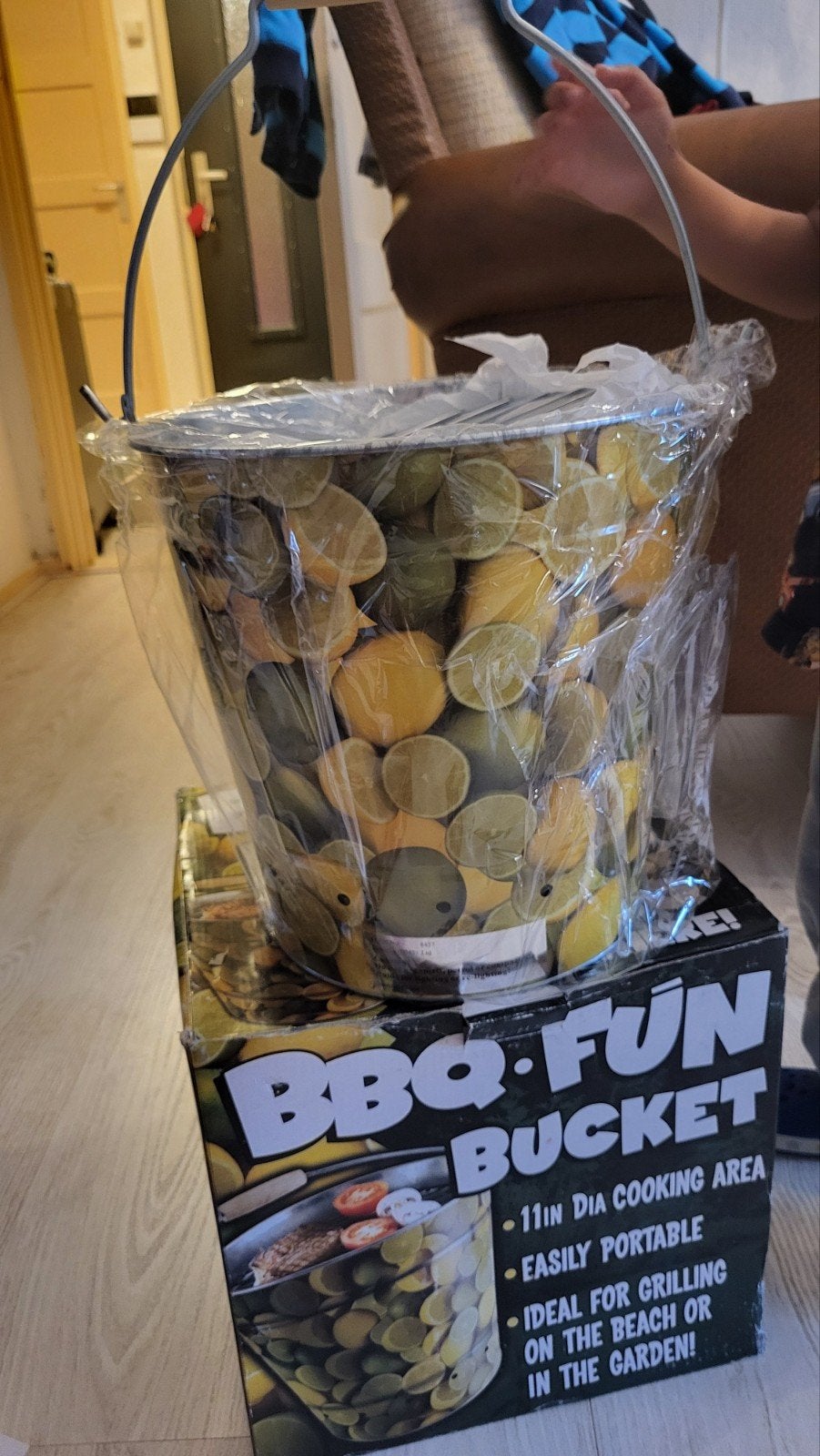 BBQ Bucket - Draagbare Barbecue voor Onderweg, Ophalen of Verzenden, Nieuw, BBQ Fun
