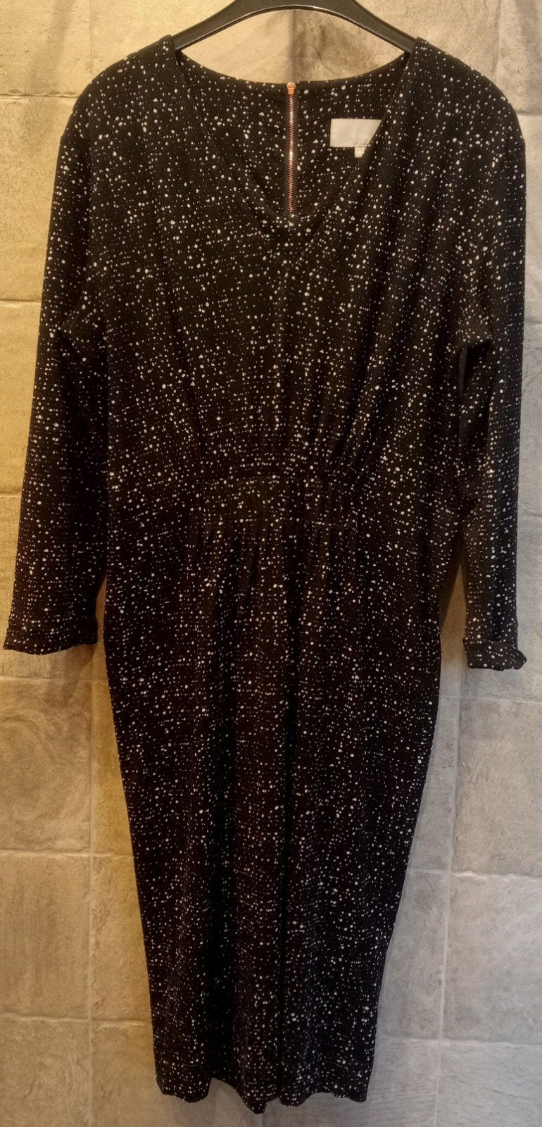 InWear Nieuwe Jurk - Zwart met stippen - Maat XL, Kleding | Dames, Jurken, Zwart, Maat 46/48 (XL) of groter, Ophalen of Verzenden