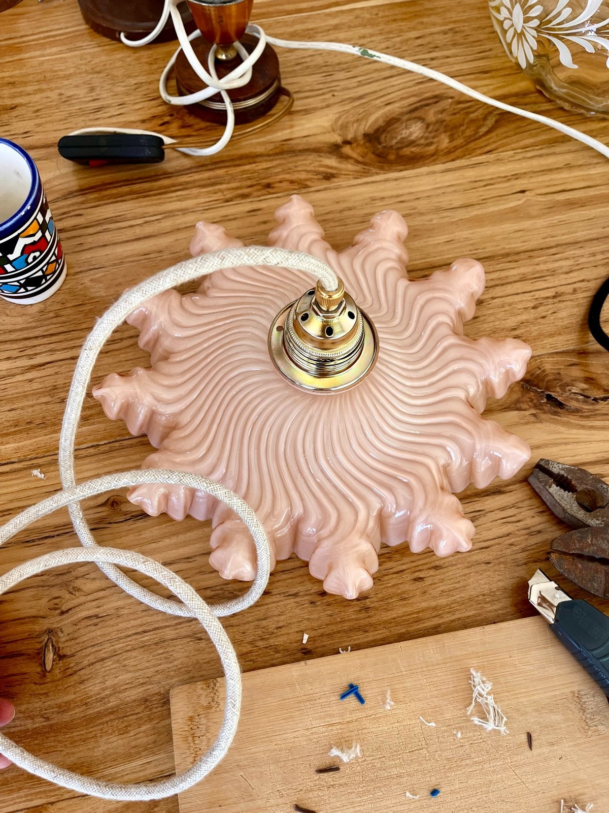 Peachy Pink: Art Deco Vintage hanglamp, Ophalen of Verzenden, Glas