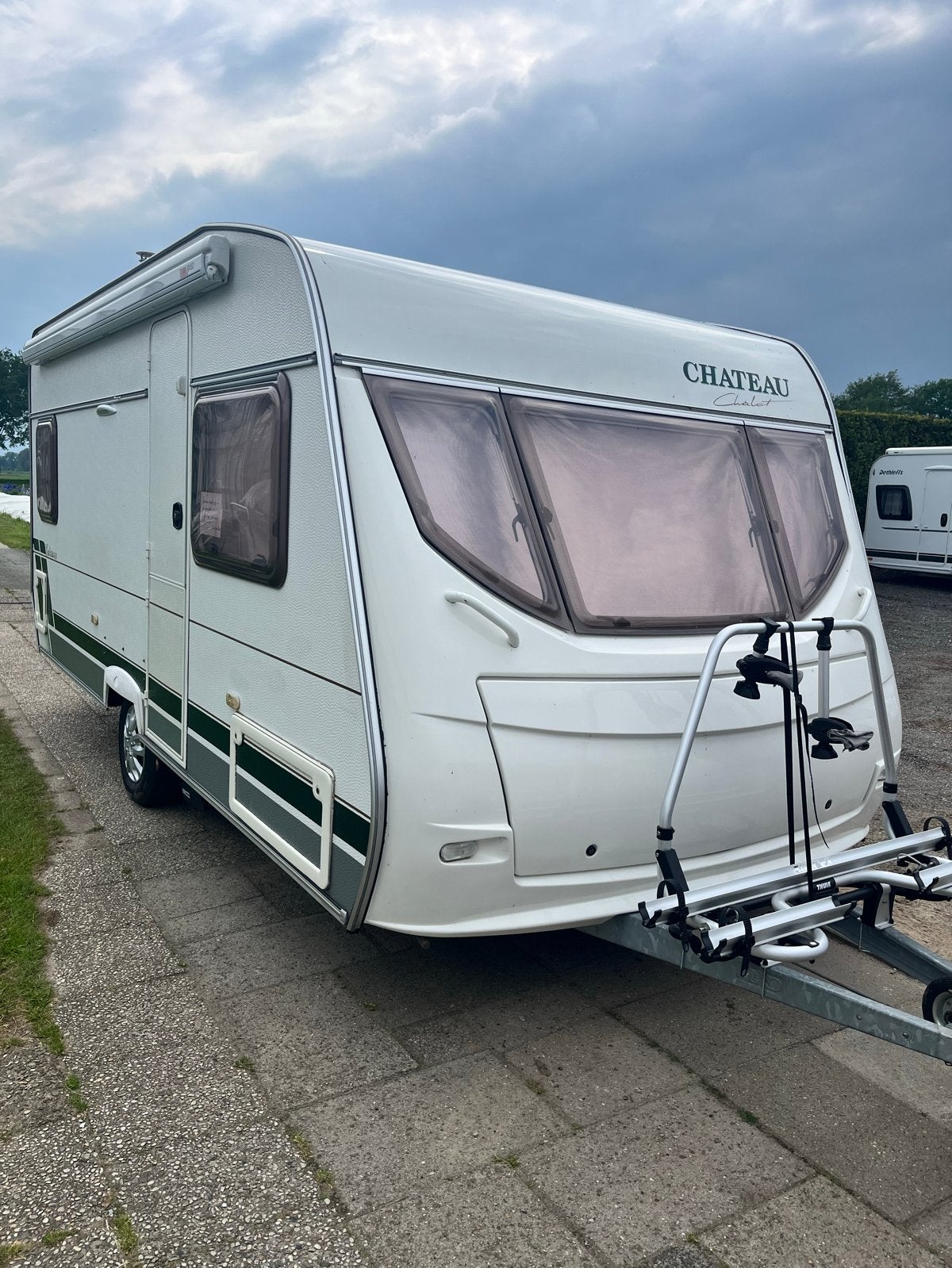 Chateau Calista 450 met mover en Fiamma luifel en fietsenrek, Particulier, 4 tot 5 meter, Tot en met 4, Fietsenrek