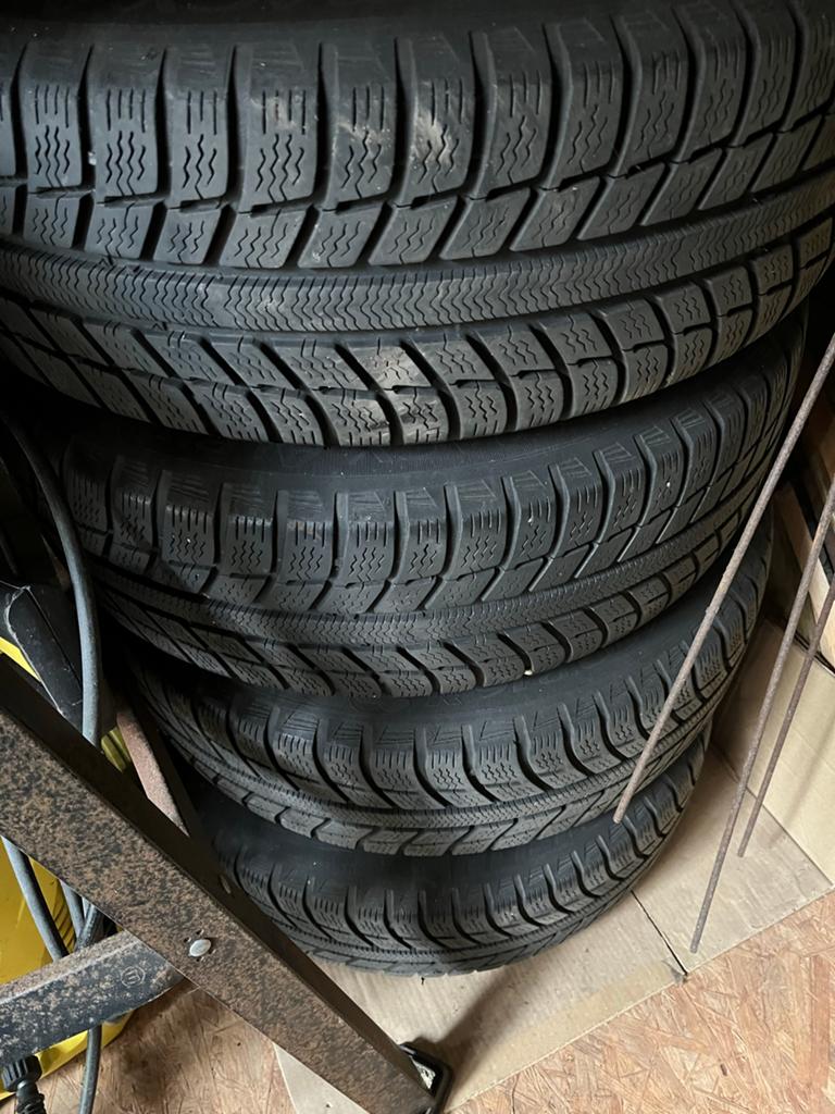 Winterbanden Set van 4 Michelin Primacy  op stalen velgen, Gebruikt, 16 inch, Banden en Velgen, Personenwagen