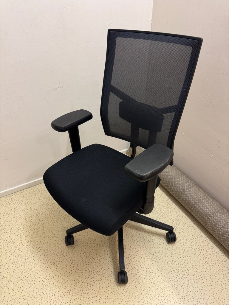 2x bureaustoel high-end lumbar zitschuif merk desko, Ophalen, Zo goed als nieuw, Zwart