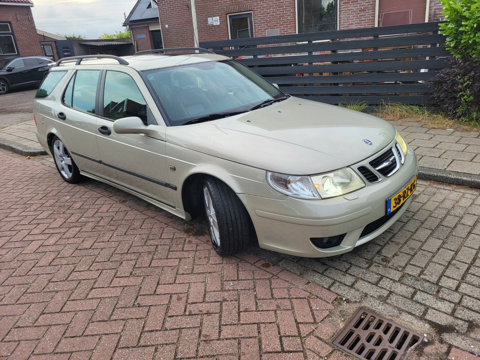 Saab 9-5 2.3 Turbo Aero Estate 2005 Grijs, Auto's, Saab, Voorwielaandrijving, 1800 kg, Zwart, 4 cilinders