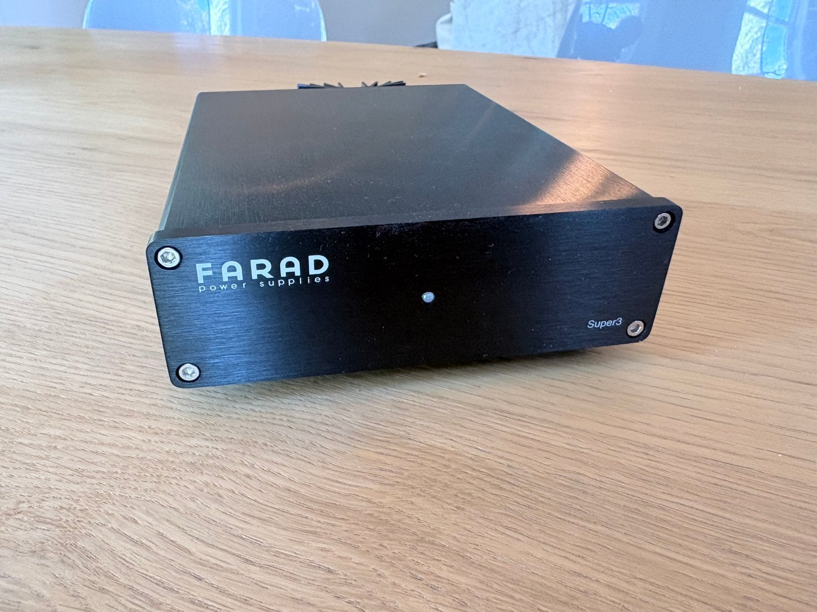 Farad Super 3 powersupply 19v van eind 2024, Ophalen of Verzenden, Zo goed als nieuw