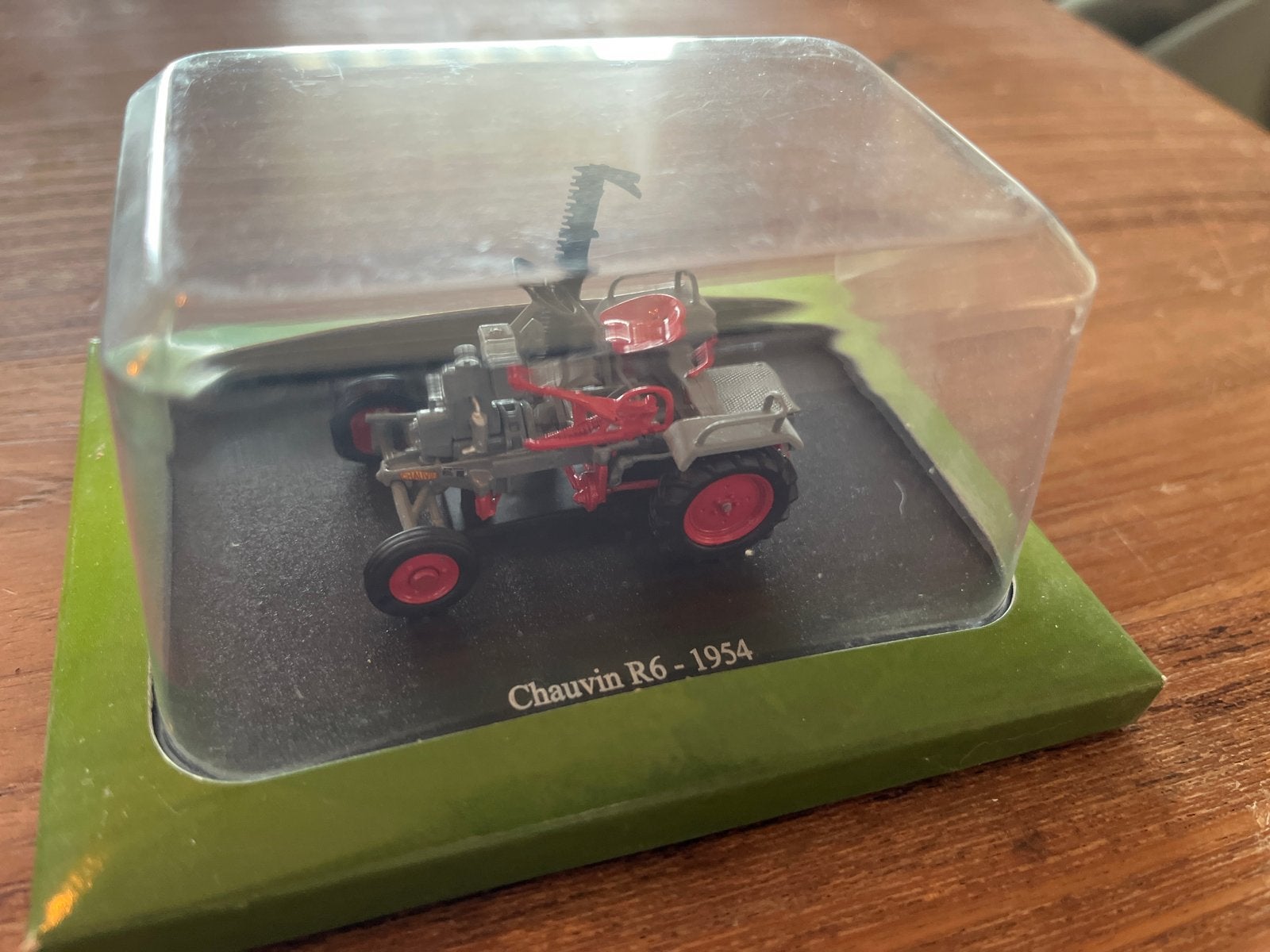 Chauvin R6 - 1954 Model Tractor in Display Case, Ophalen of Verzenden
