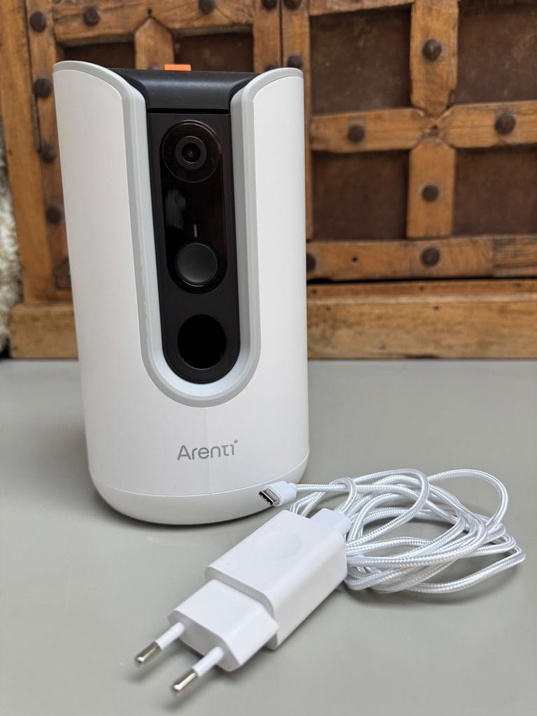 Arenti huisdier camera met brok dispenser op afstand, Ophalen of Verzenden, Zo goed als nieuw
