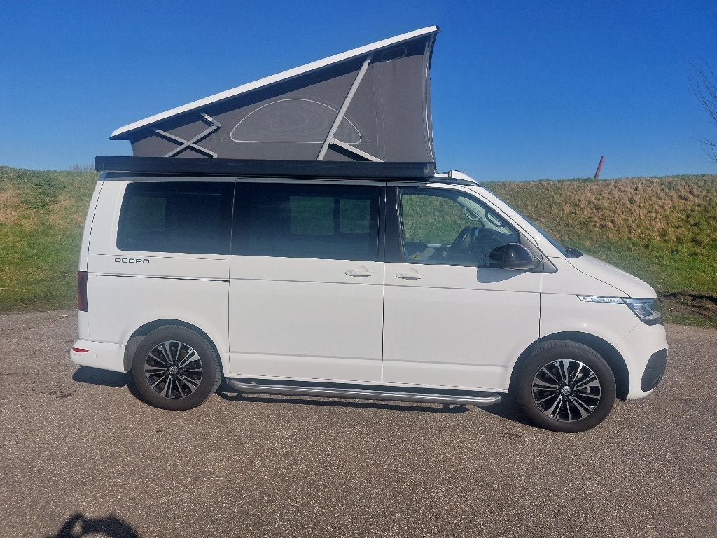 Volkswagen california ocean T6.1 2023, Caravans en Kamperen, Automaat, Buscamper of Camperbus, Volkswagen, Treinzit