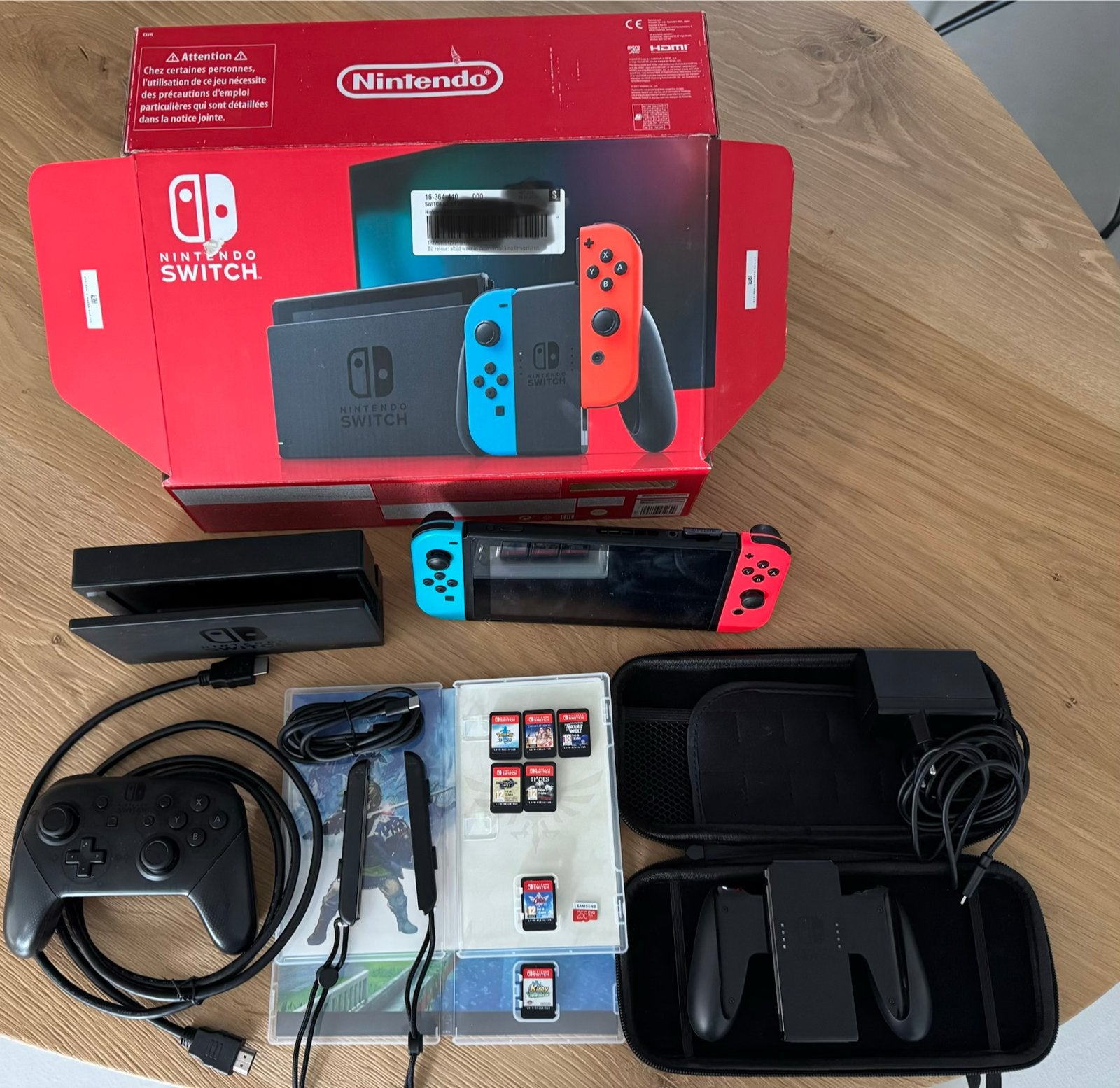 Nintendo Switch V2 met pro controller, 7 games en 256GB SD, Met games, Ophalen of Verzenden, Zo goed als nieuw, Switch Original
