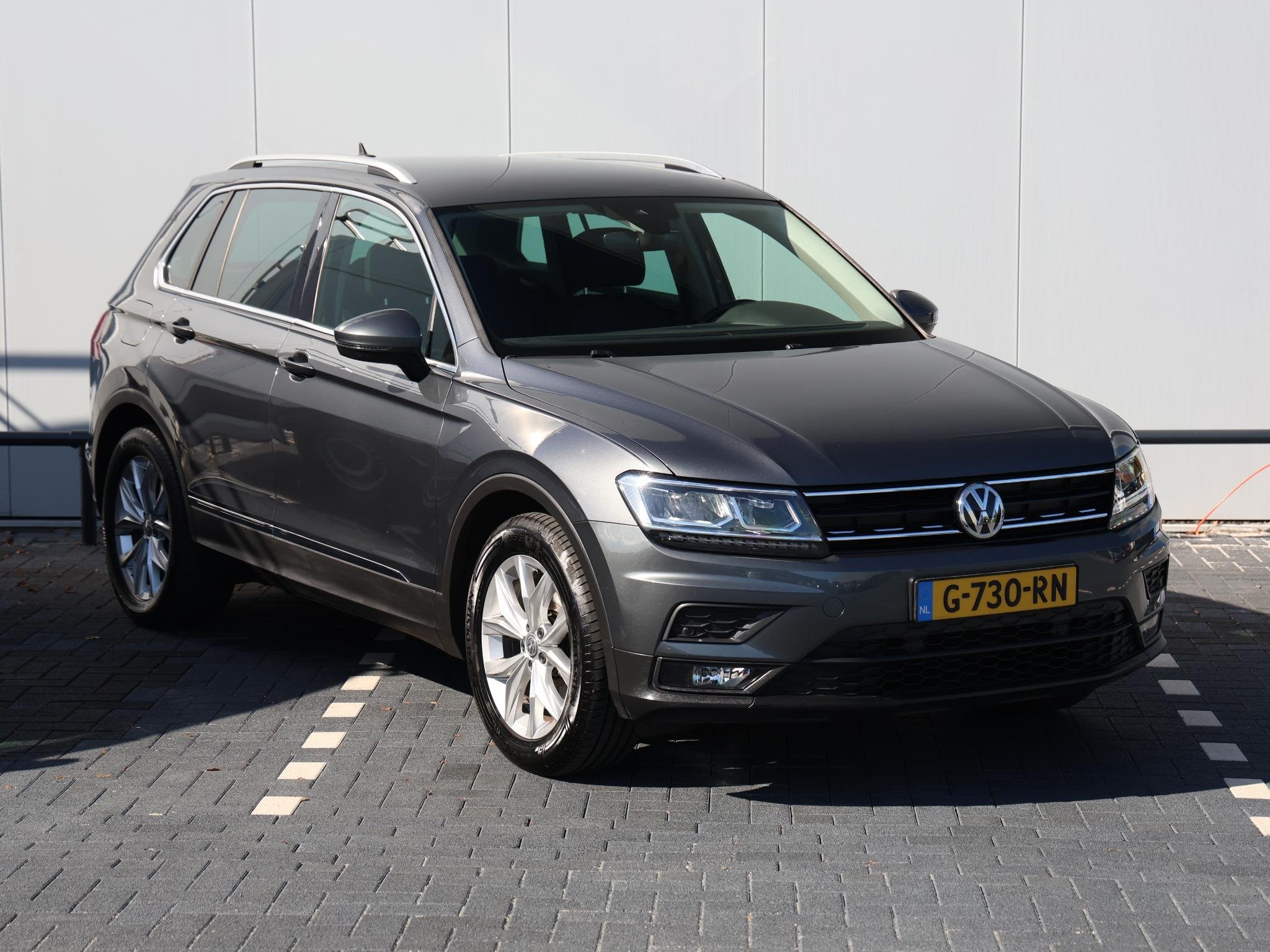 Volkswagen Tiguan 1.5 TSI Comfortline Business 130 PK | Navi, Voorwielaandrijving, Stof, 4 cilinders, Origineel Nederlands