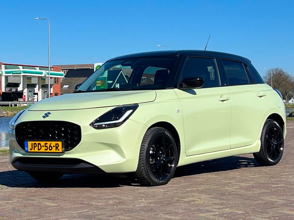 Suzuki SWIFT 1.2 Black Style Edition Smart Hybrid | All Seas, Auto's, 83 pk, Stof, Gebruikt, 894 kg