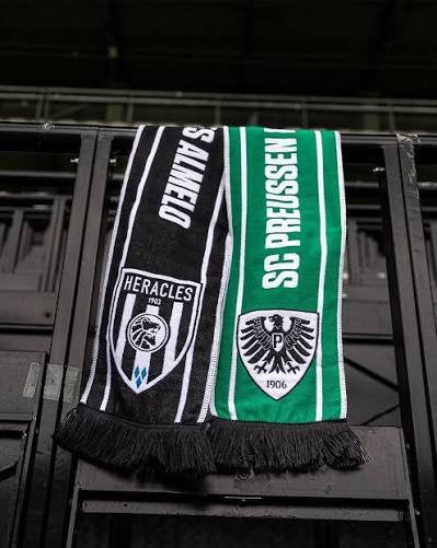 GEZOCHT: Heracles - Preussen Munster sjaal, Verzamelen, Ophalen of Verzenden, Buitenlandse clubs, Vaantje of Sjaal
