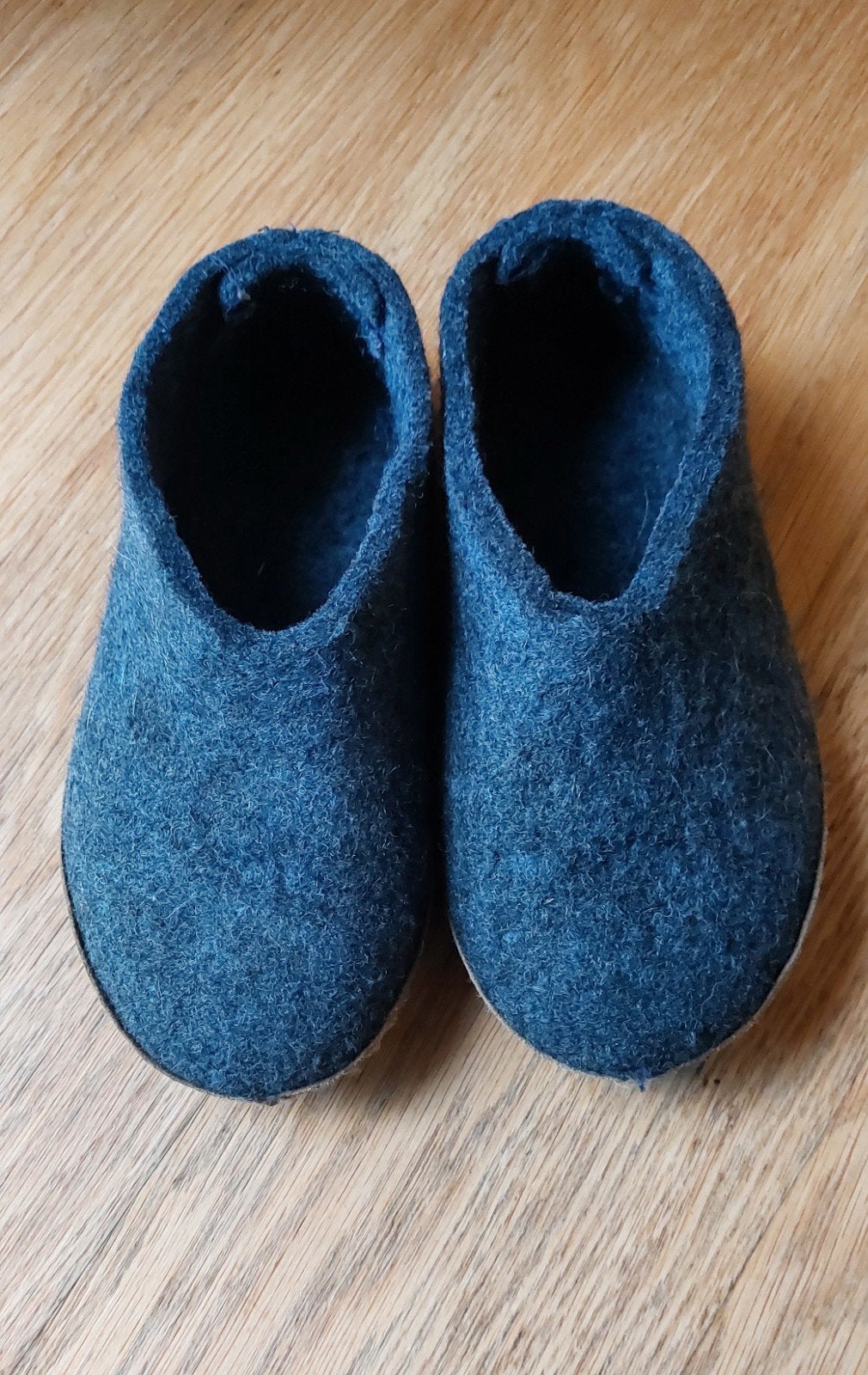 wollen pantoffels, sloffen, slofjes maat 30, wol, glerups, Ophalen of Verzenden, Zo goed als nieuw, Jongetje of Meisje, Slofjes