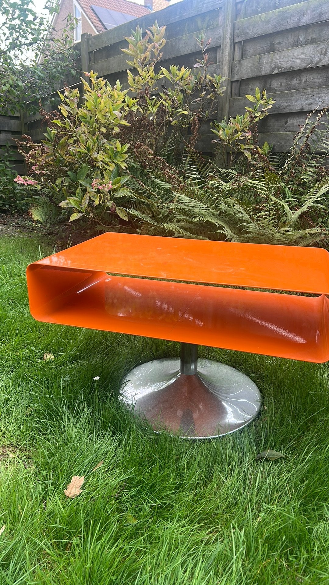 Retro -  Kare design tafel/kastje  (tv) - jaren 70 stijl, Zo goed als nieuw, Retro maar weer helemaal hip! 70 cm breed, 40 cm diep.