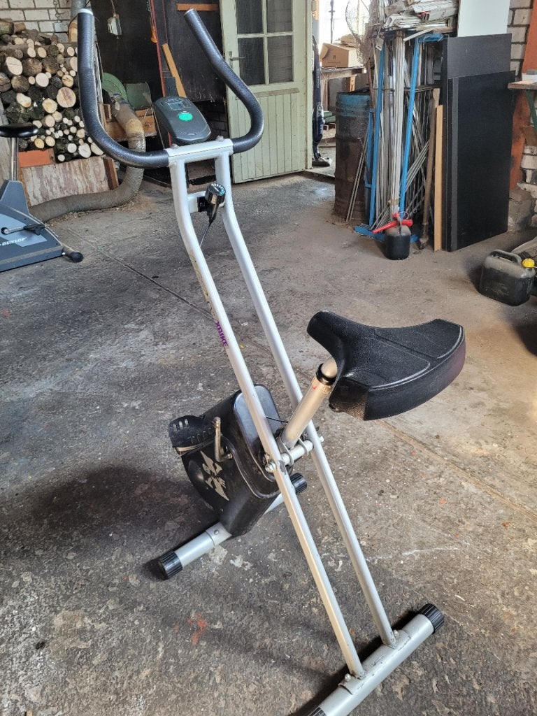 compacte hometrainer XBike, Sport en Fitness, Fitnessmaterialen, Ophalen, Gebruikt, Benen, Overige typen