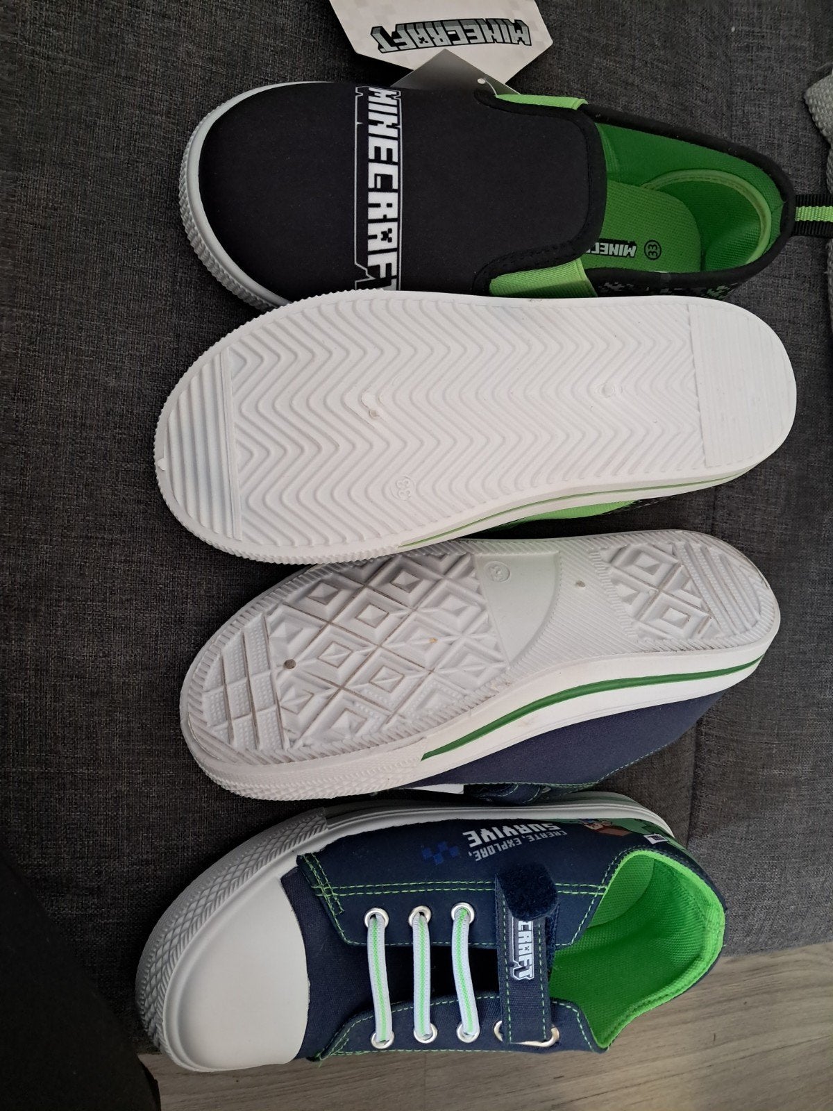 2 paar nieuwe Minecraft schoenen  maat 33- nooit gedragen, Jongen of Meisje, Nieuw, Ophalen of Verzenden, Minecraft