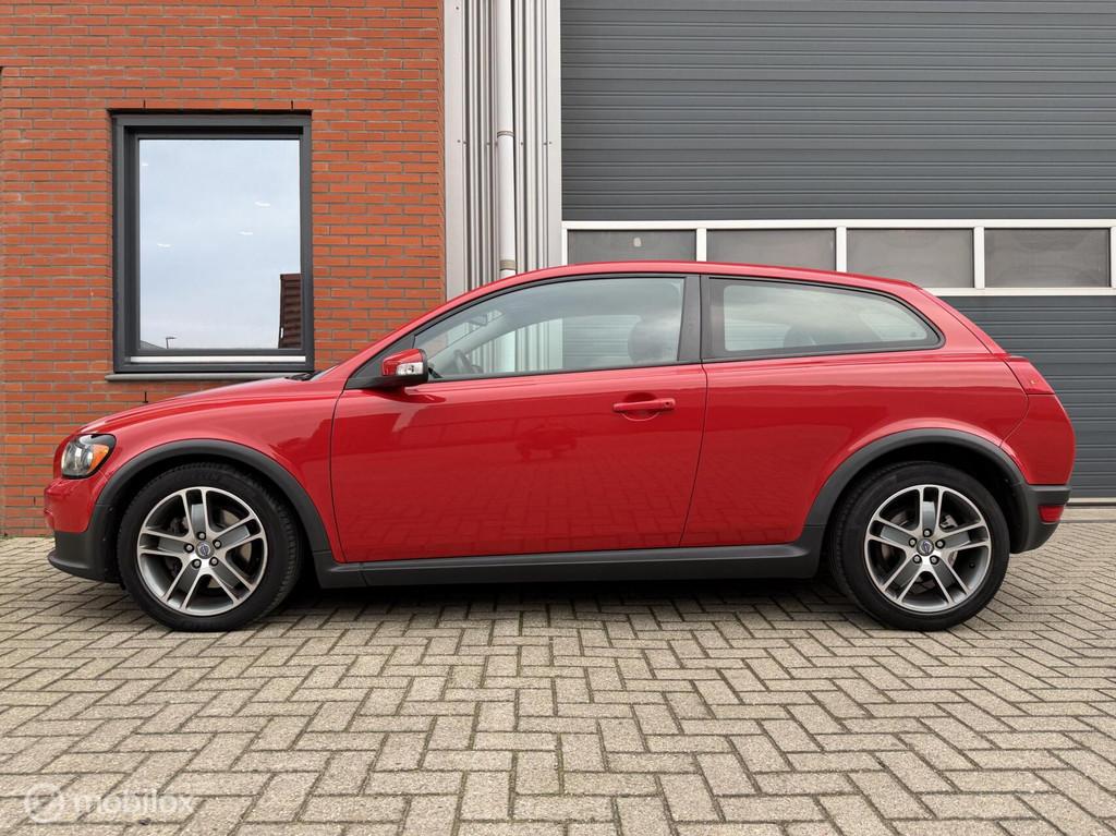 Volvo C30 2.4i Aut. Summum - 1e eig. - dealer o.h. - NL auto, Gebruikt, Zwart, 700 kg, 4 stoelen