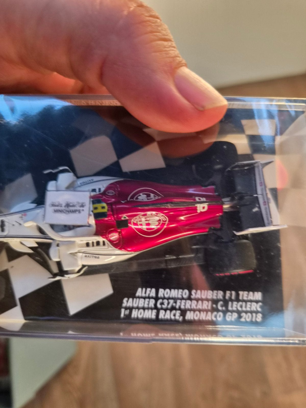 charles leclerc Sauber c37 monaco gp 2018 minichamps 1/43, Ophalen of Verzenden, Zo goed als nieuw, Auto, MiniChamps
