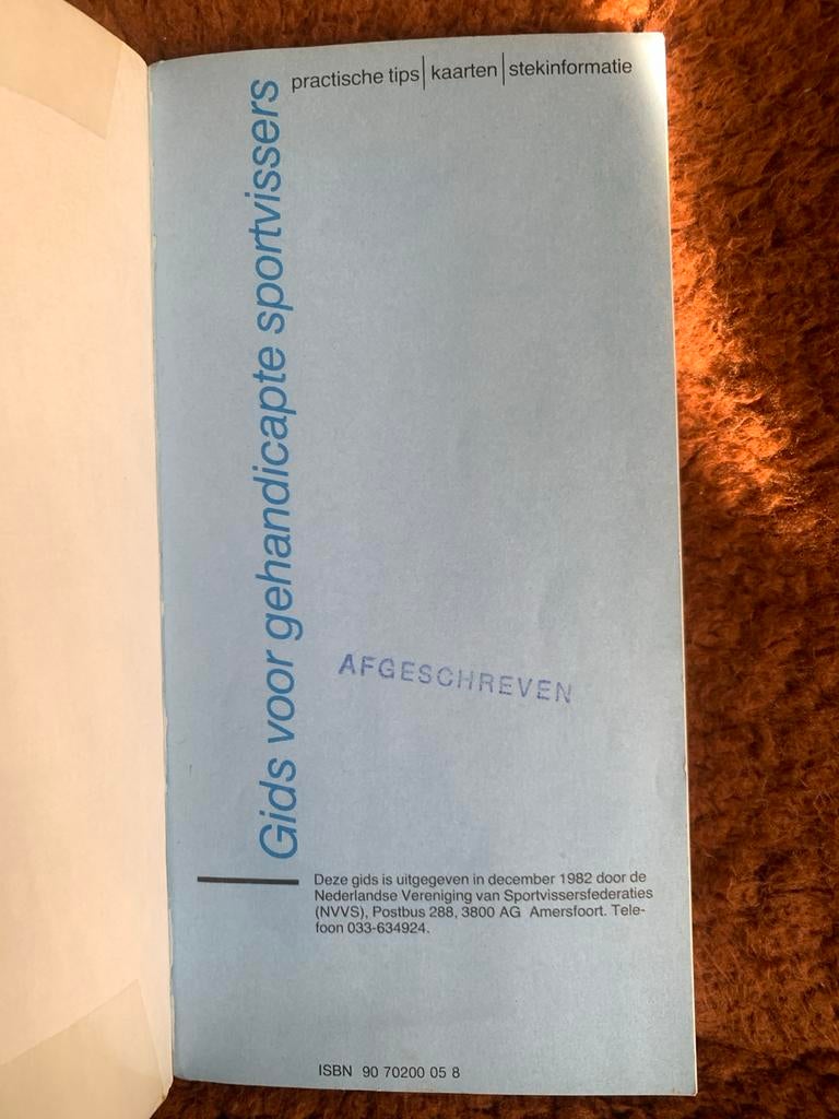 Gids voor Gehandicapte Sportvissers 🎣 1982 Praktische Tips, Watersport en Boten, Ophalen of Verzenden, Gebruikt, Boek of Tijdschrift