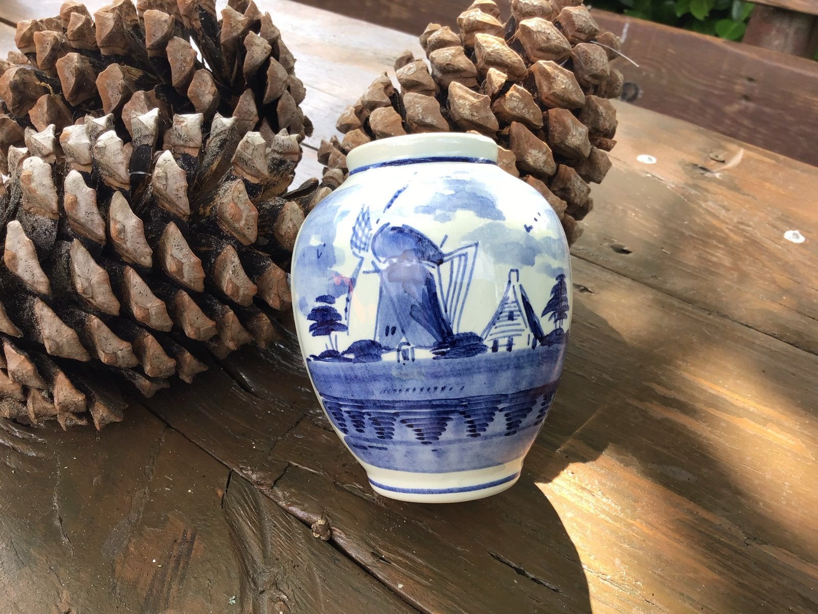 Antieke Delfts Blauwe Vaas met Molenlandschap, Ophalen of Verzenden
