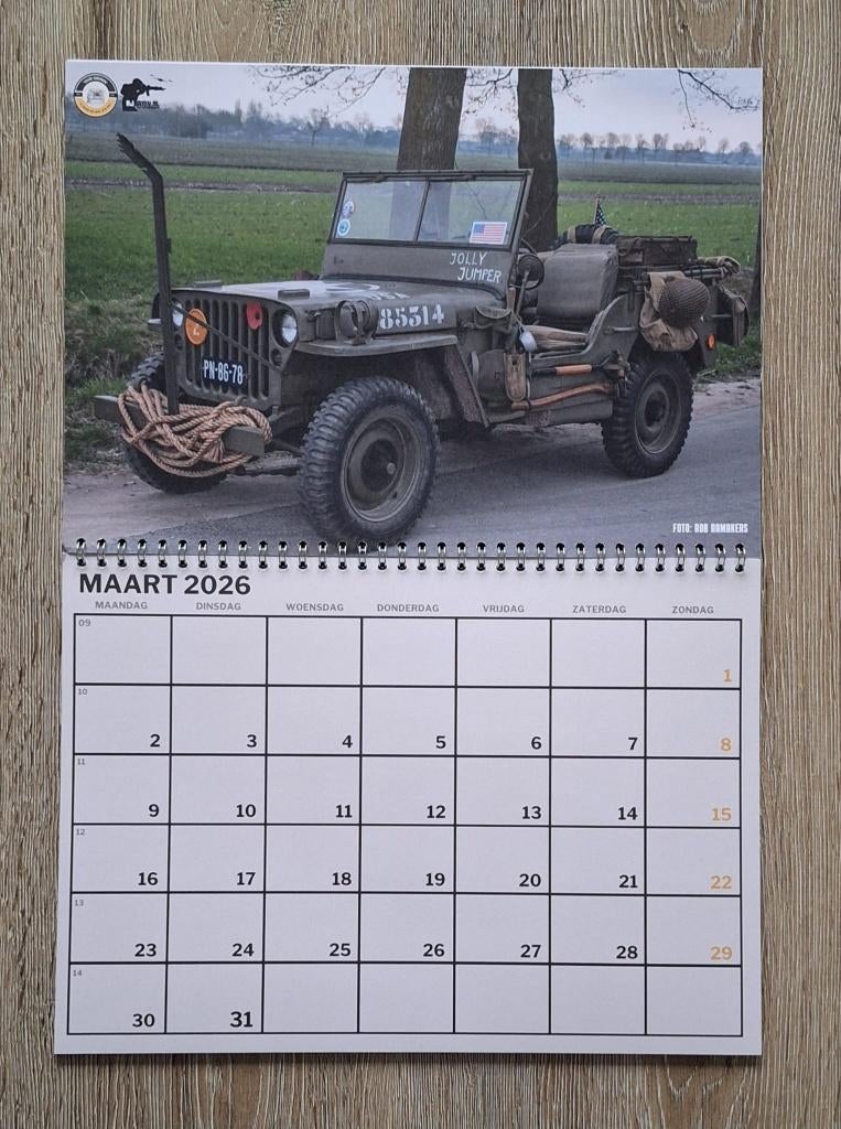 WW2 VOERTUIGEN Kalender 2026 Exclusief bij RJarmy Den Haag, Verzamelen, Militaria | Tweede Wereldoorlog, Ophalen of Verzenden