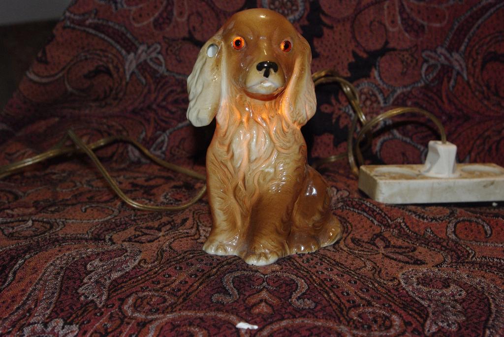 Hondje / bootje met verlichting, Ophalen of Verzenden, Overige materialen, Beeld