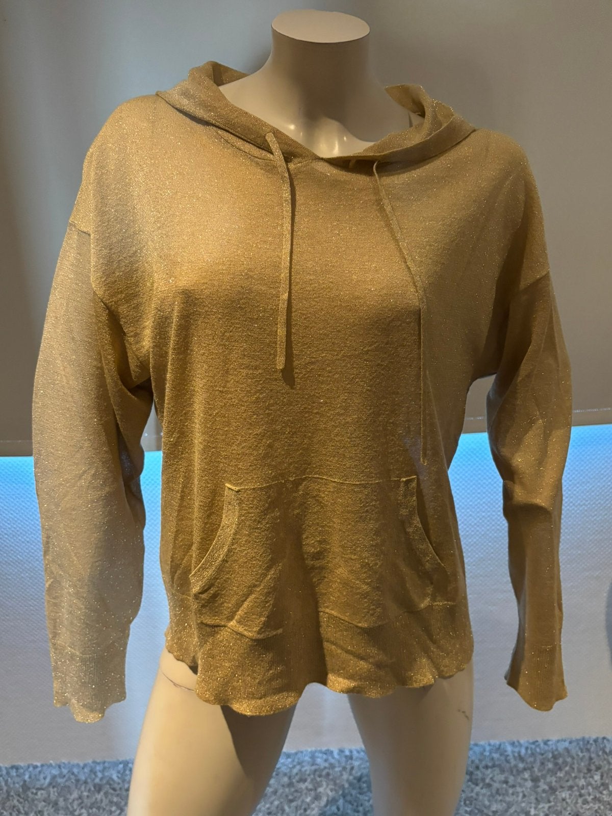 Sandro goud glimmend shirt maat 1. S., Kleding | Dames, T-shirts, Maat 38/40 (M), Overige kleuren, ., Ophalen of Verzenden