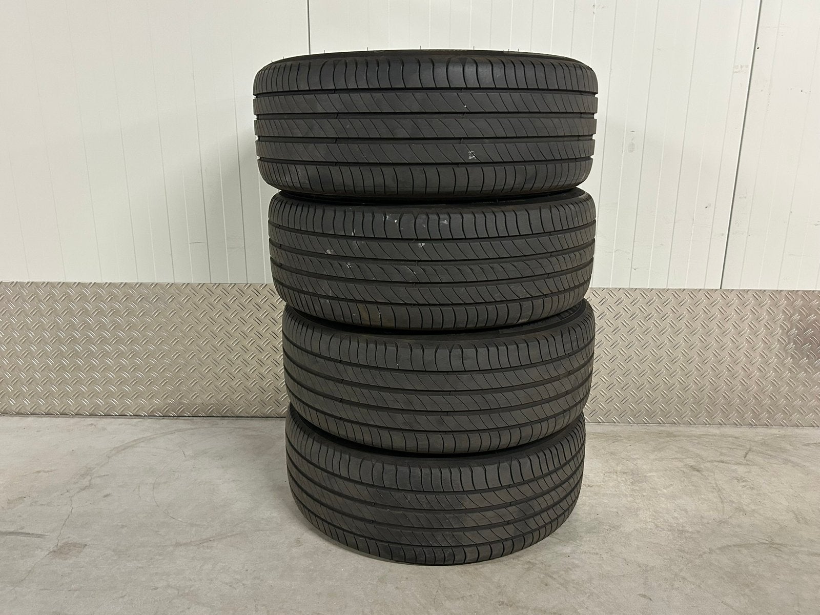 Originele Volvo XC40 19 inch 5x108 Michelin zomer 2023, Auto-onderdelen, Banden en Velgen, Gebruikt, Banden en Velgen, 235 mm