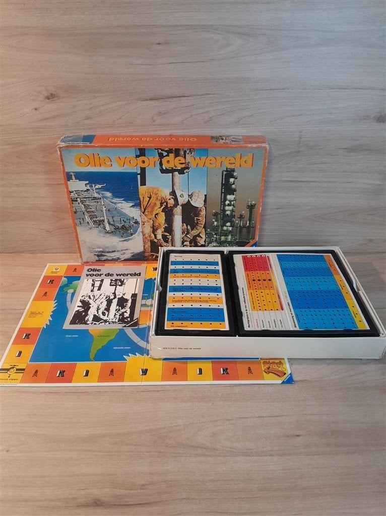 Olie voor de wereld - s5980, Hobby en Vrije tijd, Gezelschapsspellen | Bordspellen, Verzenden, Zo goed als nieuw
