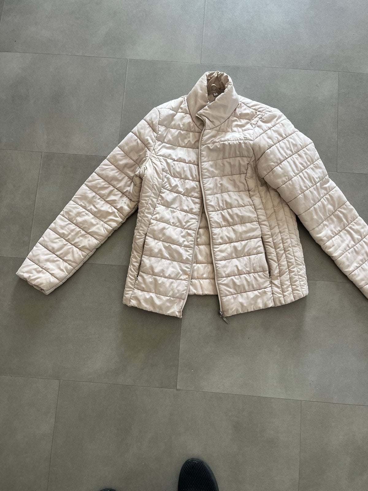 Beige gewatteerde jas, Kleding | Dames, Ophalen of Verzenden, Zo goed als nieuw, Maat 38/40 (M), Beige