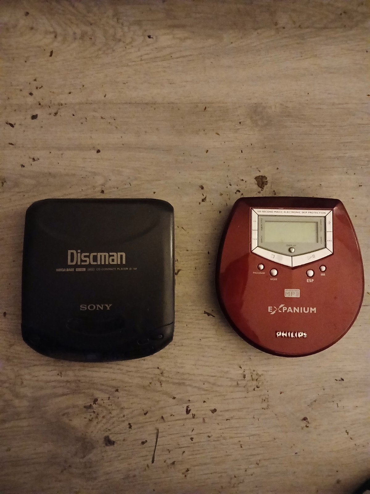 Sony Discman D-141 en Philips EXPANIUM MP3 Discman, Audio, Tv en Foto, Ophalen of Verzenden, Discman