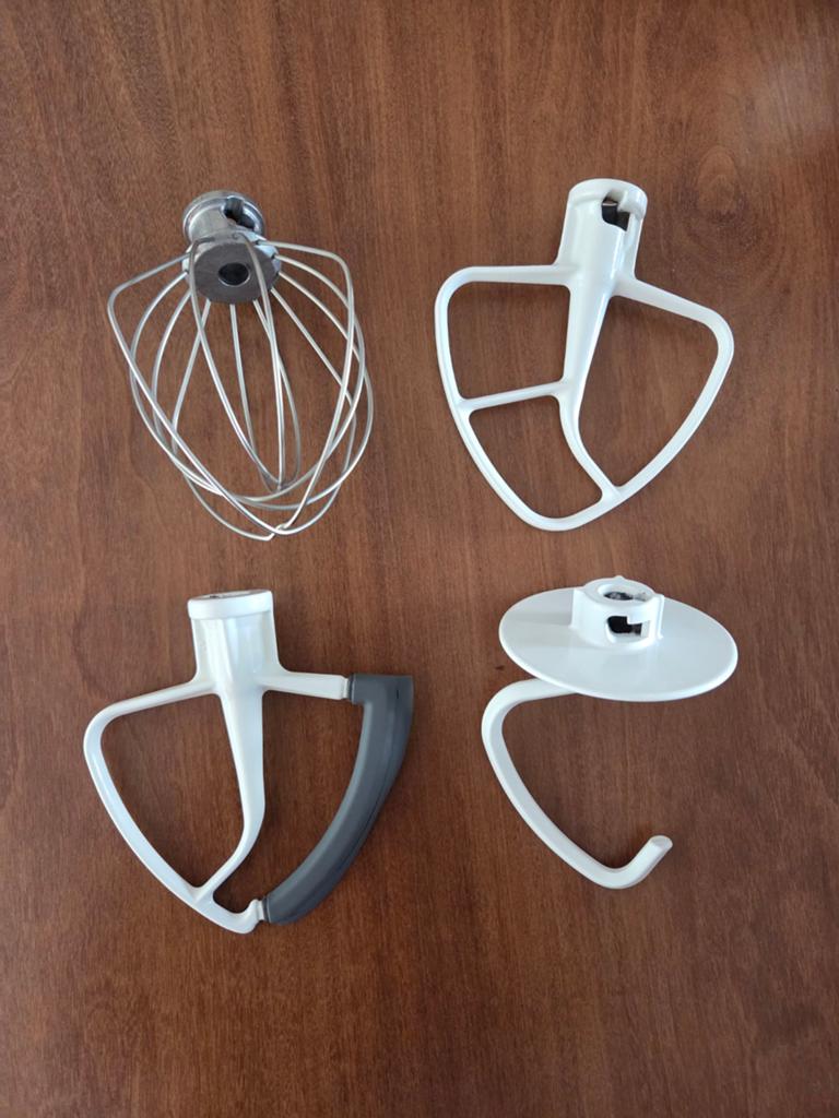KitchenAid mixer accessoires set: garde, menghaak etc., Witgoed en Apparatuur, Keukenmixers, 4 liter of meer, Ophalen of Verzenden