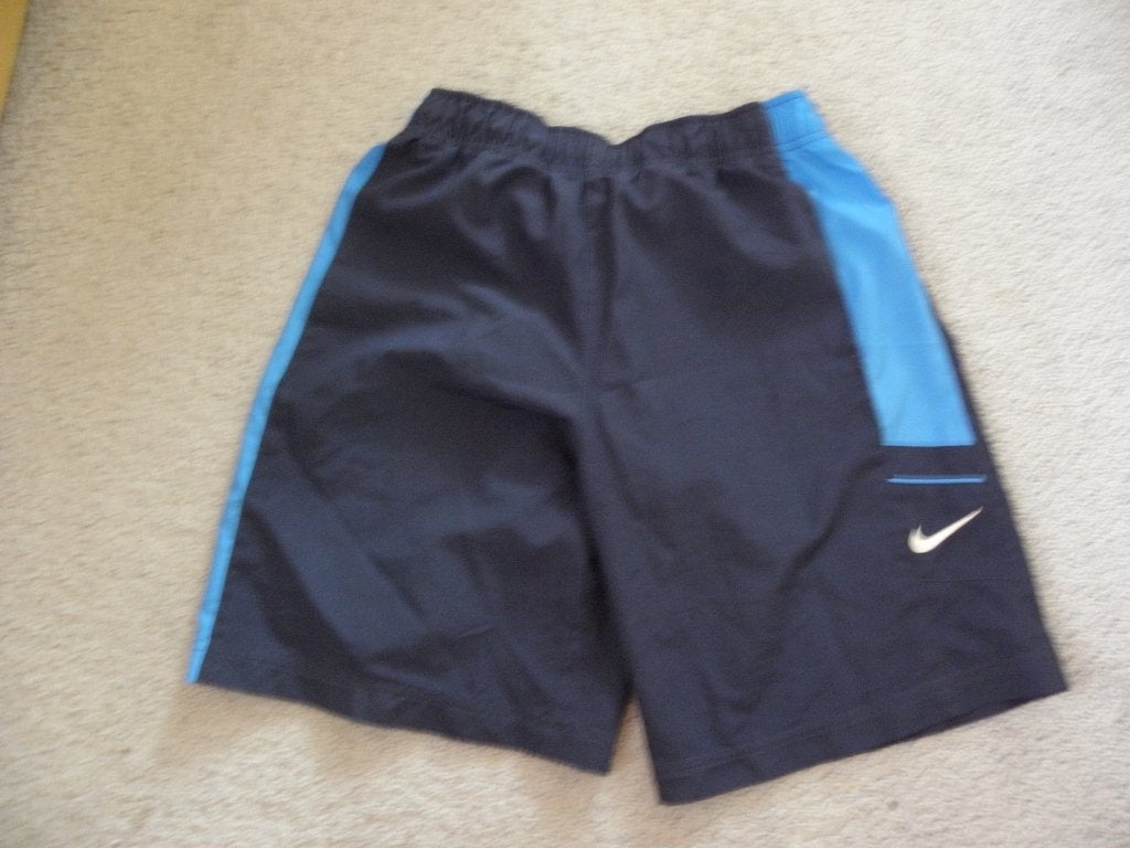 Originele blauwe bermuda korte broek NIKE mt 152/158 zgan, Kinderen en Baby's, Kinderkleding | Maat 152, Sport- of Zwemkleding
