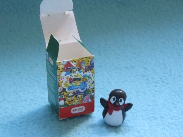 1 EURO OF GRATIS Emoji poppetje pinguin van de Aldi, Ophalen, Nieuw