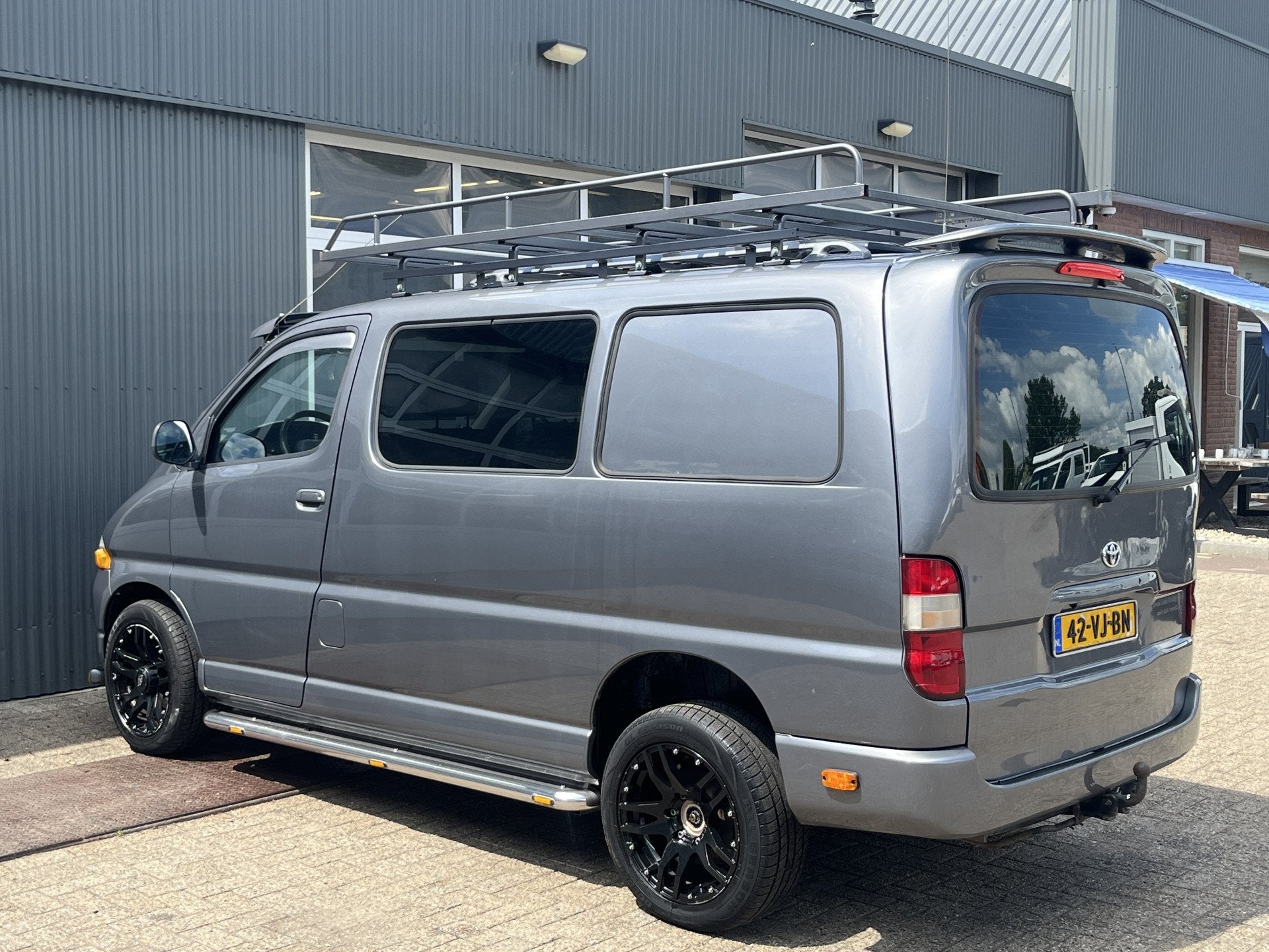 Toyota HiAce 2.7i Benzine DC Automaat Airco Achteruitrijcame, Auto's, Stof, Gebruikt, 1657 kg, Origineel Nederlands