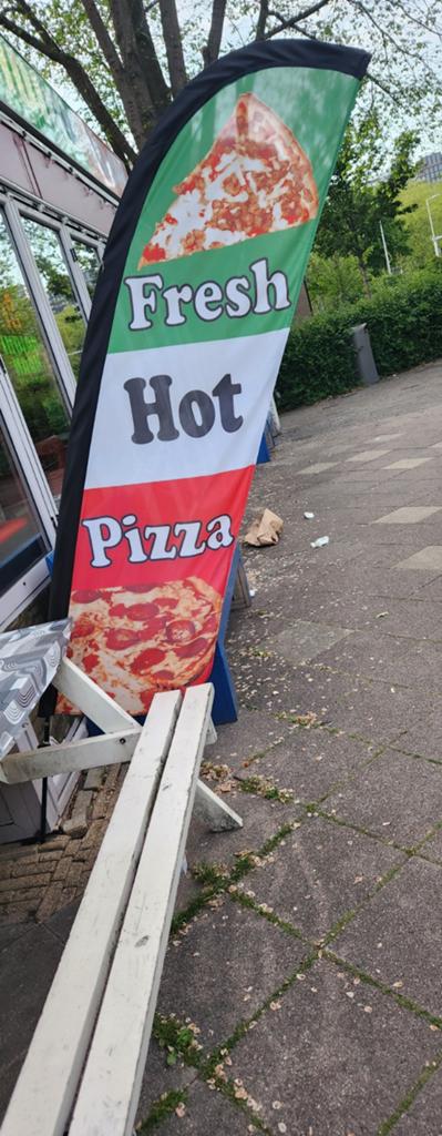 2 Reclamevlag, Ophalen