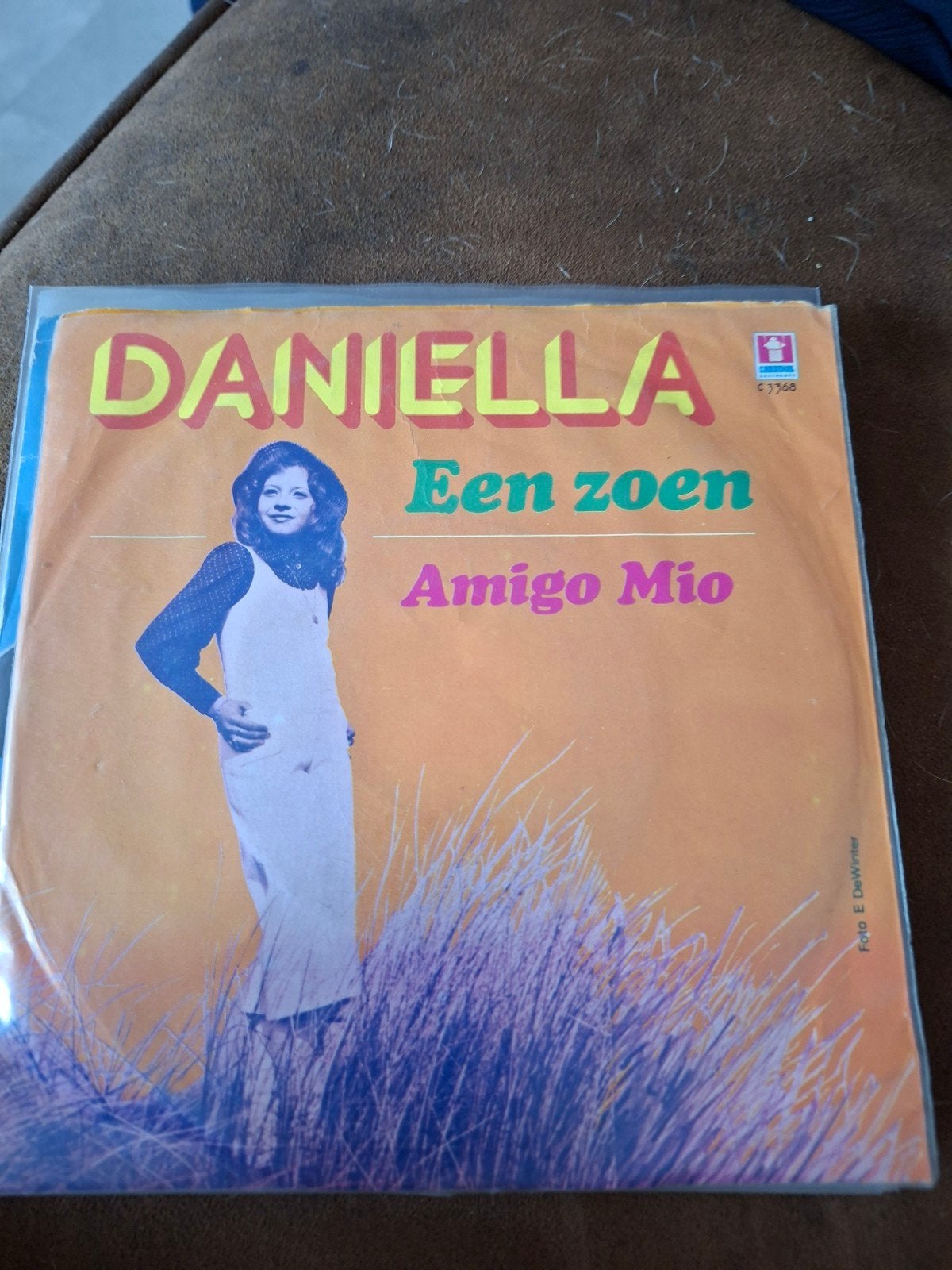 daniella  een zoen, Verzenden, Zo goed als nieuw, Overige formaten, Levenslied of Smartlap